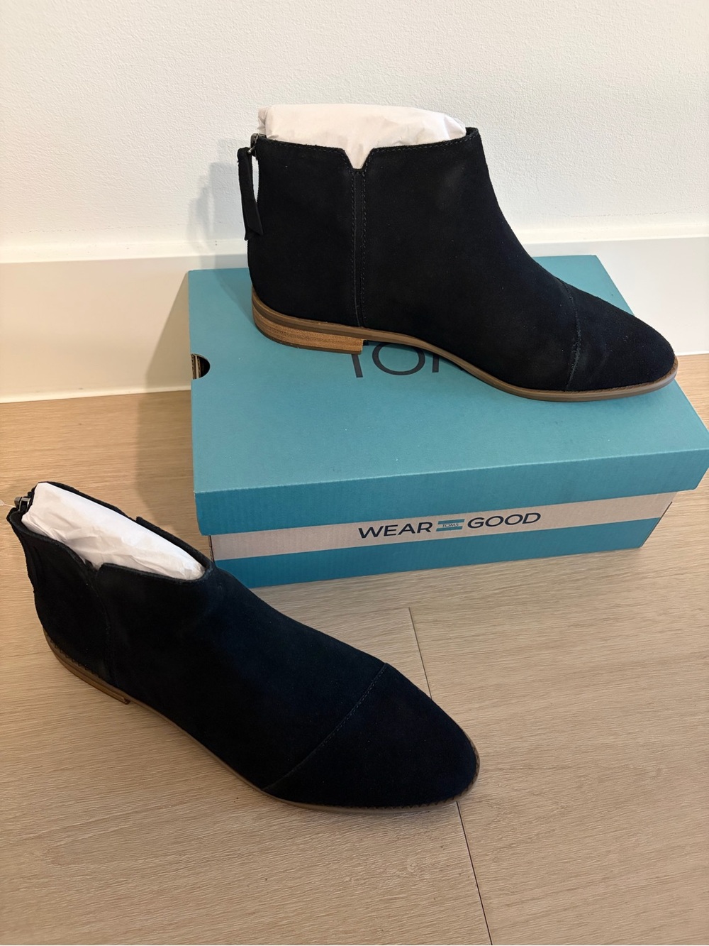 NIB Black Suede TOMS Women's Rylie Ankle Boots Size 10